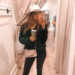 Meet your Posher, Jill